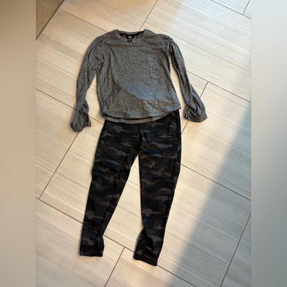 Athleta Girl Heather Gray Long Sleeve Top